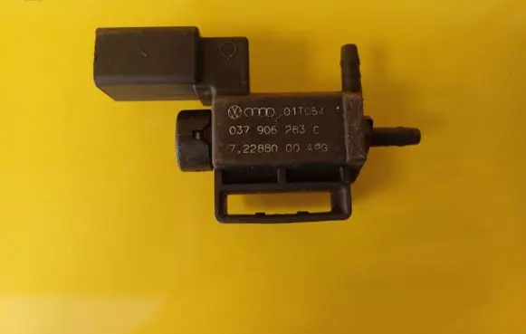 Volkswagen PASSAT B5 Turbo solenoid valve 037906283C 72288000