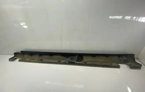 Mercedes-Benz ML W164 Sill A1646900240