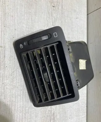 Citroen Jumpy Dashboard side air vent grill/cover trim 9634499077