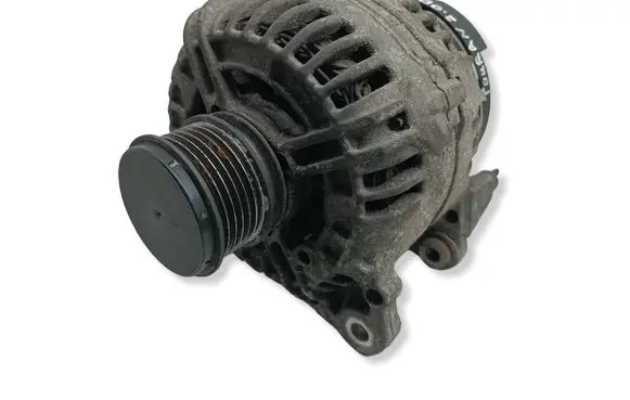 Volkswagen Touran I Generator/alternator 06F903023F