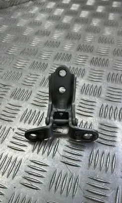 KIA Sportage Front door lower hinge 