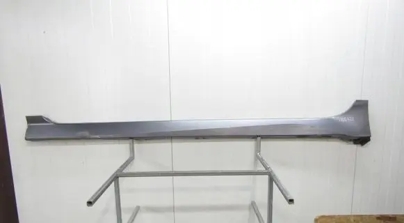 Nissan Leaf II (ZE1) Front sill (body part) 76851