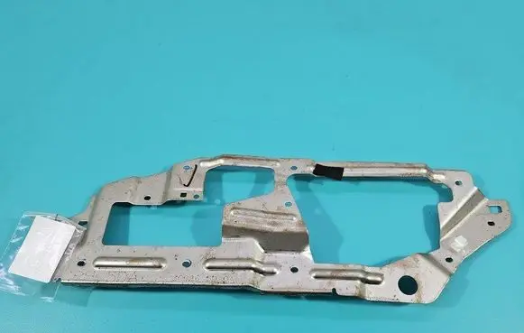 Other engine bay part