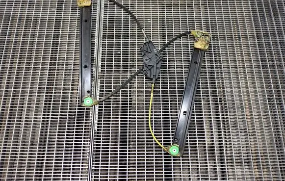 Audi A4 S4 B8 8K Front window lifting mechanism without motor 8K0837462D