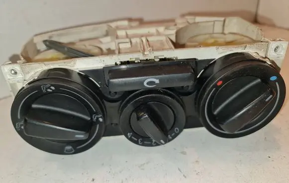 Volkswagen Golf IV Climate control unit 1J0820045F