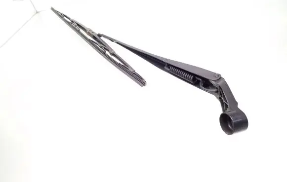 Toyota Auris 150 Front wiper blade arm 3451979