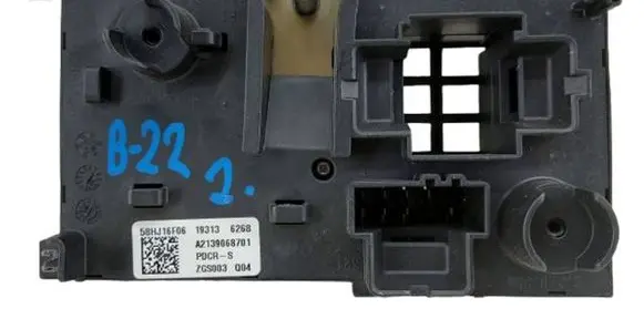 Mercedes-Benz E W213 Fuse module 2139068701-kolumb