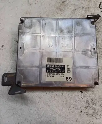 Toyota Avensis T250 Engine control unit/module 8966105690 1758006326 MB1758006326