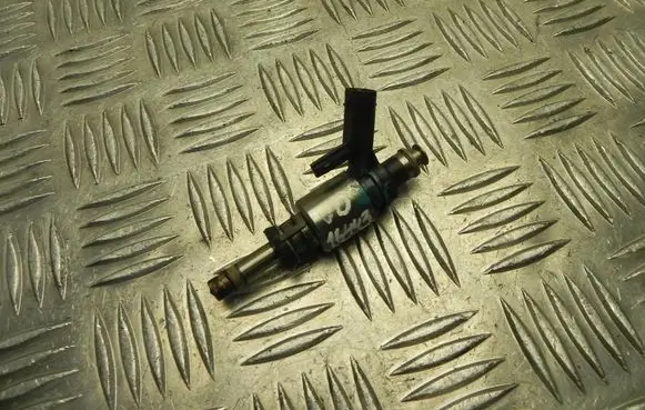 Fuel injector