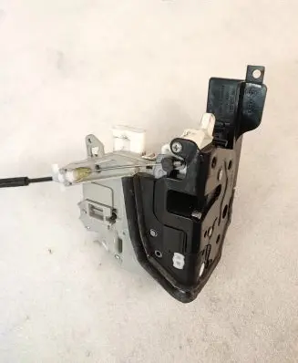 Porsche Macan (95B) Front door lock 8J2837015E