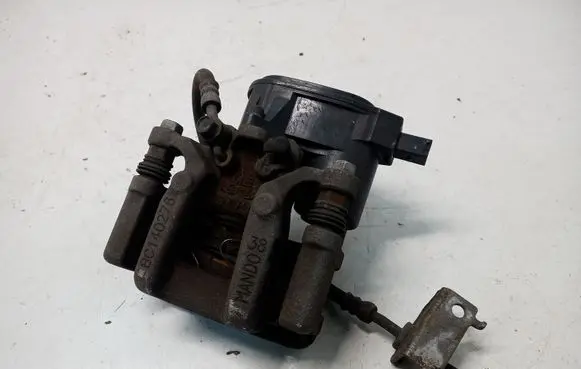 Hyundai Tucson TL Rear brake caliper