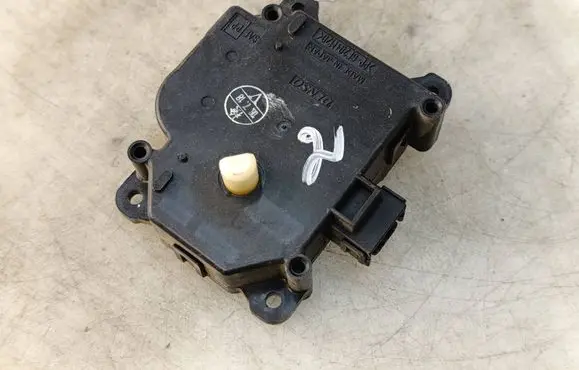 Lexus IS 220D-250-350 Air flap motor/actuator 0638000171