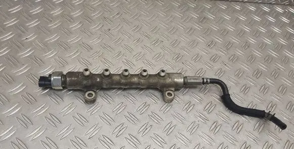 Toyota RAV 4 (XA30) Fuel pressure regulator 8945871010 612101K11