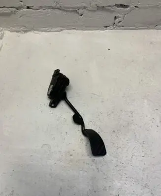 Volkswagen PASSAT B5.5 Accelerator throttle pedal 8E2721523 6PV00777008