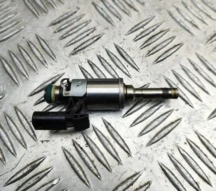 Volkswagen Golf VII Fuel injector 04E906036AF 04E133036A
