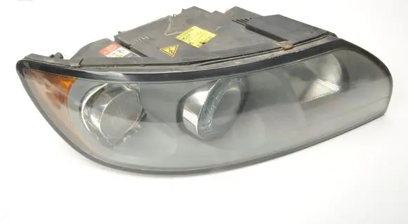 Volvo V50 Headlight/headlamp 30698890