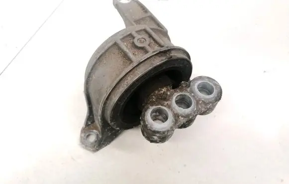 Opel Zafira A Engine mount bracket 24427298