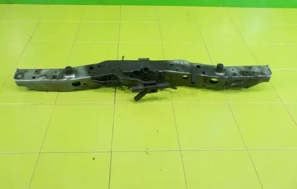 Toyota Avensis T270 Radiator support slam panel XP260