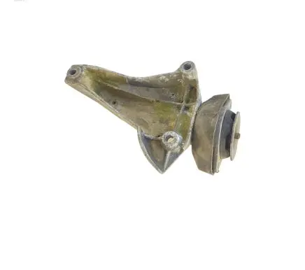 Volkswagen PASSAT B5 Engine mounting bracket 8D0399113AT