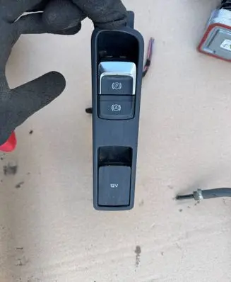 Audi Q3 8U Hand parking brake switch 8U1863349B 5408701