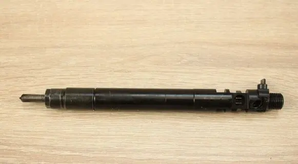 Peugeot 508 Fuel injector 9686191080