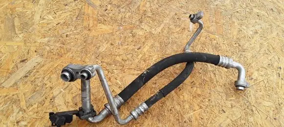 Opel Insignia A Air conditioning (A/C) pipe/hose 13220107
