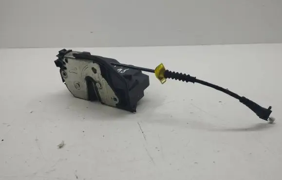 BMW X3 E83 Front door lock