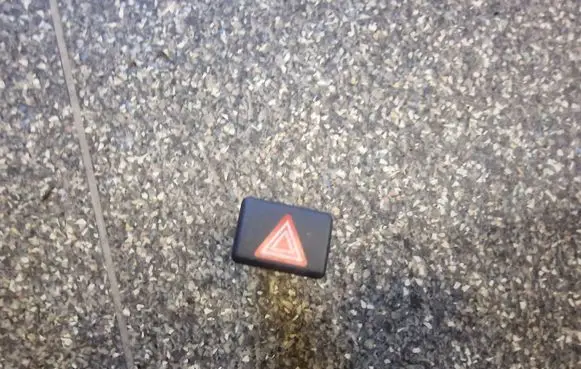 Audi A4 S4 B7 8E 8H Hazard light switch