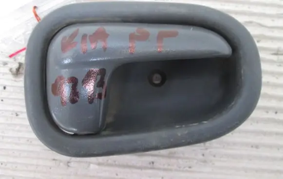 KIA Sportage Front door interior handle