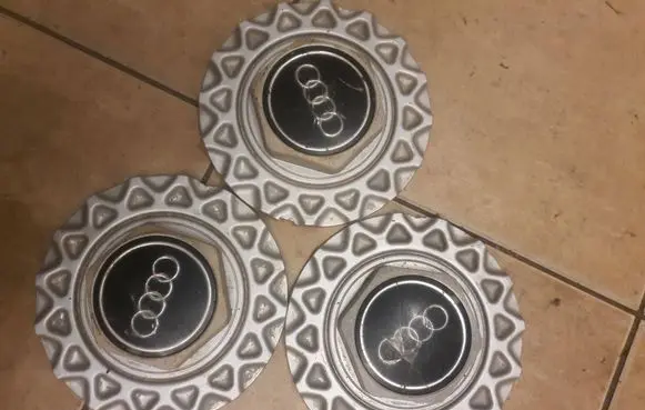 Audi A8 S8 D2 4D Original wheel cap 0923226 443601165b