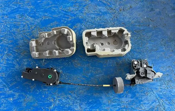 Mercedes-Benz GLE (W166 - C292) Front door lock A2047500060