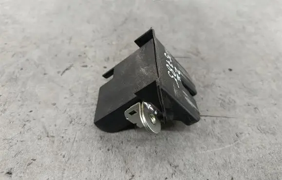 Volkswagen Golf V Tailgate lock latch 5M0827505H
