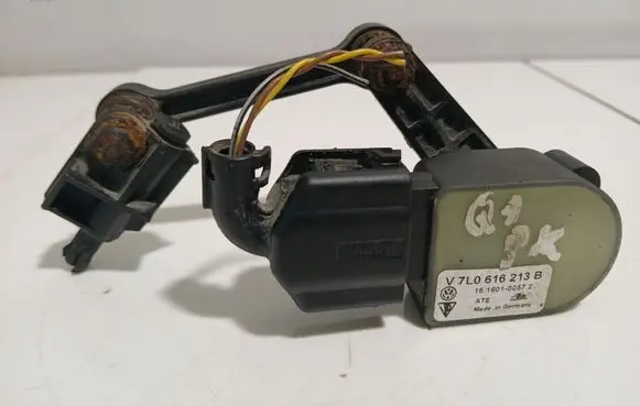 Audi Q7 4L Headlight/headlamp level sensor 7L0616213B