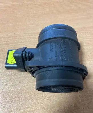 Skoda Octavia Mk2 (1Z) Mass air flow meter 0281002531 038906461B
