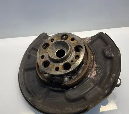 Mercedes-Benz E W211 Rear wheel hub A2113508408 2113508408