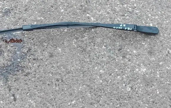 Mercedes-Benz A W177 Front wiper blade arm W000075920