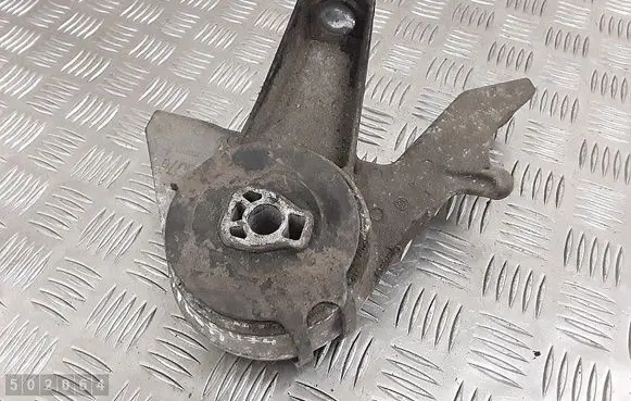 Opel Antara Engine mount bracket x00761a