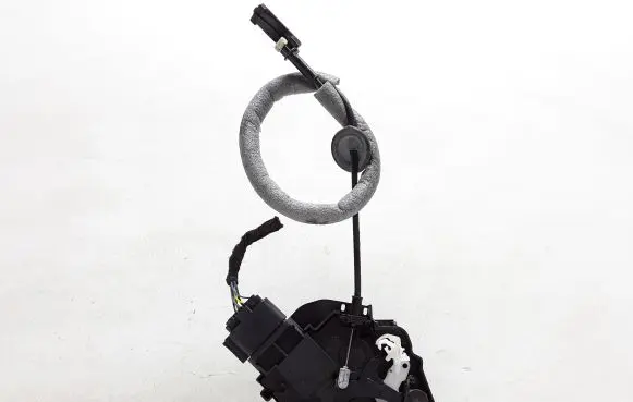 Volvo V70 Front door lock 31253658