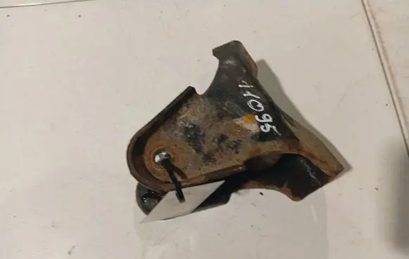 Hyundai Santa Fe Engine mounting bracket 