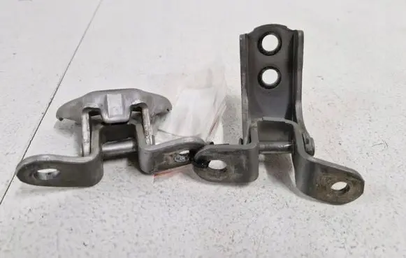 Toyota Matrix (E140) Front door hinges set 