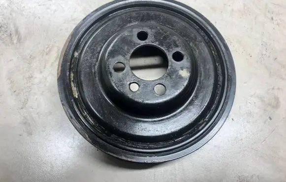 Volkswagen PASSAT B7 Crankshaft pulley 038105245M