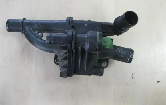 Ford Fiesta Thermostat housing 9670253780 VD4097