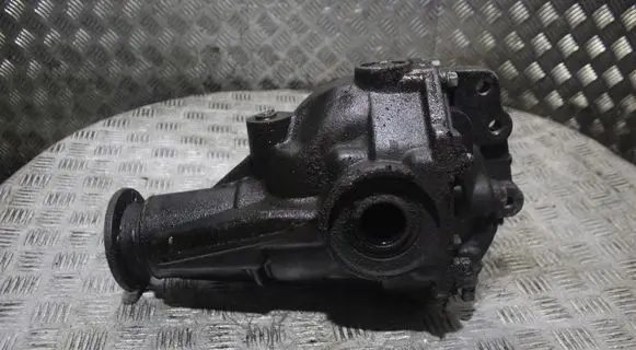 Gearbox transfer box case