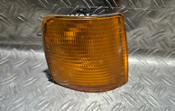 Volkswagen PASSAT B3 Front indicator light 357953050