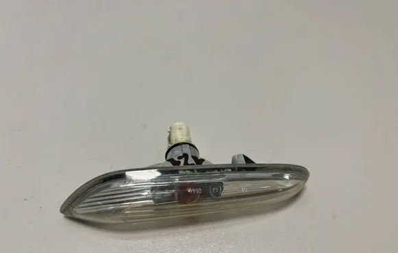 BMW 5 E60 E61 Front fender indicator light 8382104