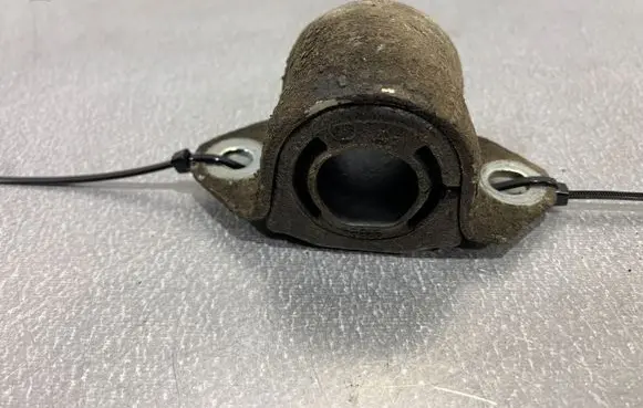 Subaru Forester SJ Sway bar bush bracket, front 20414SG000