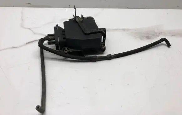 Audi A3 S3 8P Central locking vacuum pump 1K0906279B