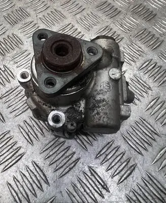 Volkswagen PASSAT B6 Power steering pump 7690955102 8D0145156T