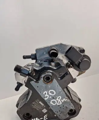 Mercedes-Benz E W211 Fuel injection high pressure pump A6420700201 0445010095