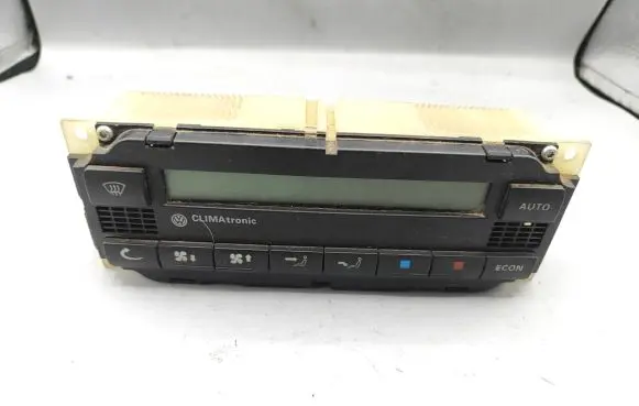 Volkswagen Golf IV Climate control unit